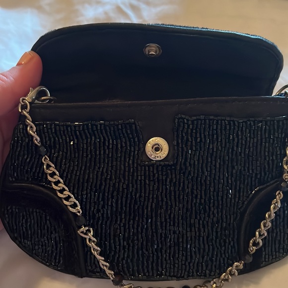 Small Black evening bag with button close - Picture 4 of 4